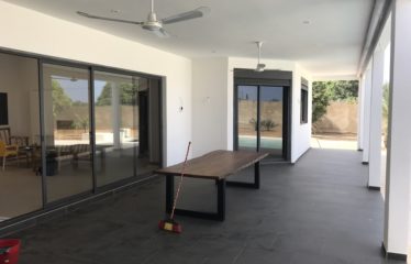 GANDIGAL : Villa récente à vendre 300 m2 habitables