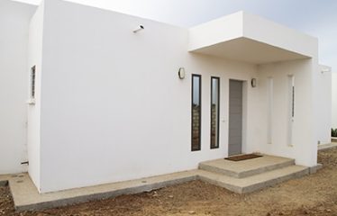 SINTHIANE : Propriété composée de deux villas et son bungalow avec piscine