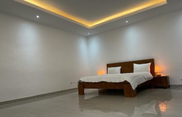 DAKAR MERMOZ : Appartement F4 meublé à louer