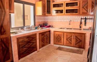 DAKAR ALMADIES : Villa R+2 à vendre