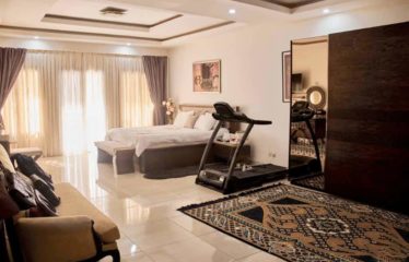 DAKAR ALMADIES : Villa R+2 à vendre