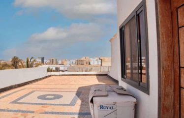 DAKAR ALMADIES : Villa R+2 à vendre