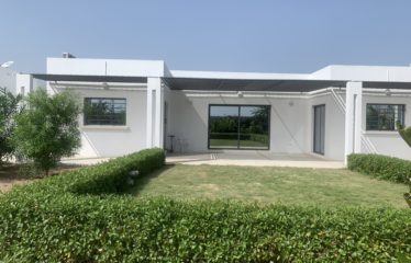 SINTHIANE : Propriété composée de deux villas et son bungalow avec piscine