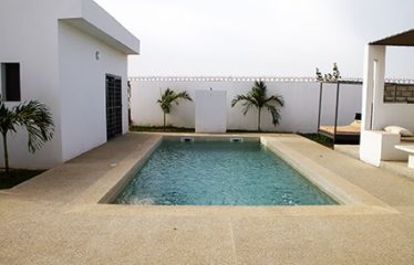 SINTHIANE : Propriété composée de deux villas et son bungalow avec piscine