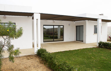 SINTHIANE : Propriété composée de deux villas et son bungalow avec piscine