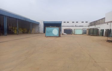 DAKAR CAMBERENE : Entrepôt Hangar de 3000 m² à louer