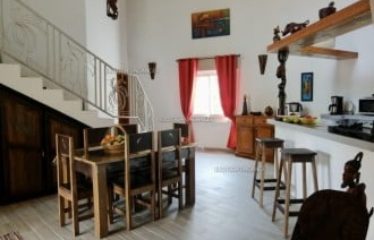 SALY : Villa restaurée à vendre en résidence bord de plage