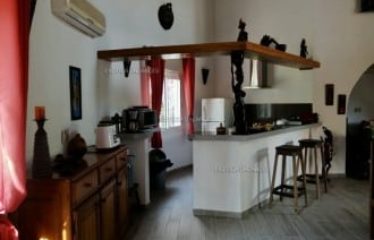 SALY : Villa restaurée à vendre en résidence bord de plage