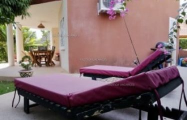 SALY : Villa restaurée à vendre en résidence bord de plage