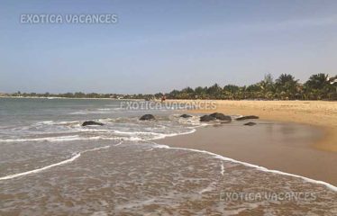 SALY : Villa restaurée à vendre en résidence bord de plage