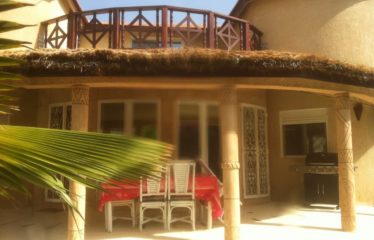 SALY : Villa à vendre 5 chambres dans quartier résidentiel avec piscine