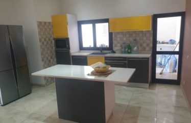 SOMONE : Villa R+1 à vendre 5 chambres avec piscine