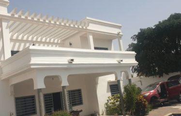 SOMONE : Villa R+1 à vendre 5 chambres avec piscine