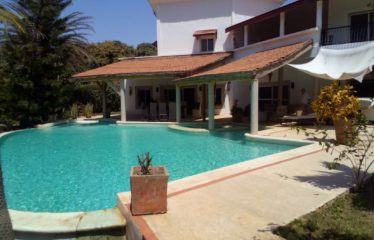 NIANING : Villa d’architecte à vendre de 300 m2