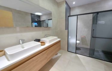 DAKAR MAMELLES CORNICHE : Appartement meublé haut standing à louer 3 chambres