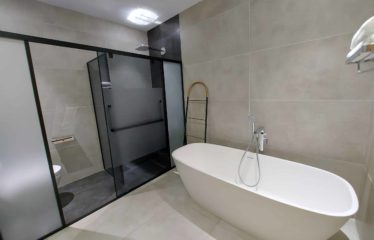 DAKAR MAMELLES CORNICHE : Appartement meublé haut standing à louer 3 chambres