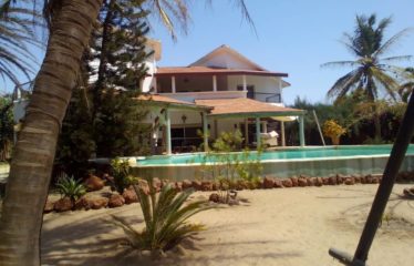 NIANING : Villa d’architecte à vendre de 300 m2