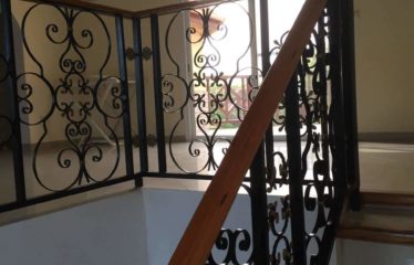 SALY : Villa à vendre 5 chambres dans quartier résidentiel avec piscine