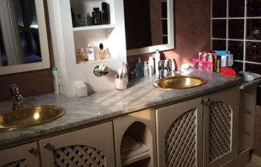 SALY : Villa à vendre 5 chambres dans quartier résidentiel avec piscine