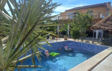 NIANING : Villa 6 chambres à vendre de 300 m2 avec rapport locatif éventuel