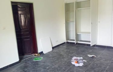 DAKAR MAMELLES : Villa à louer en R + 1