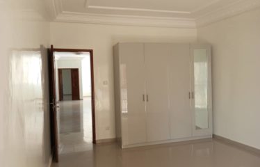 DAKAR CITÉ BIAGUI : Appartement 4 pièces à louer