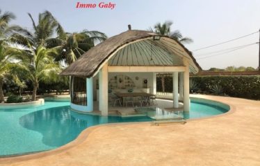 NGAPAROU : Villa à vendre de 400 m² habitables