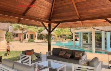 NGAPAROU : Villa à vendre de 400 m² habitables