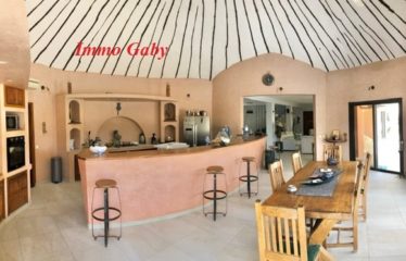 NGAPAROU : Villa à vendre de 400 m² habitables