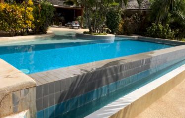 SALY : Villa de haut standing à vendre pied dans l’eau