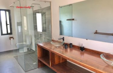 NGAPAROU : Villa neuve à vendre dans un secteur sécurisé