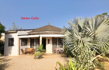 NGAPAROU : Villa avec 2 studios à vendre