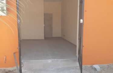 DAKAR SICAP KARACK : Magasin à louer en bordure de route