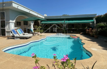 NGAPAROU : Villa à vendre dans quartier résidentiel 4 chambres + atelier