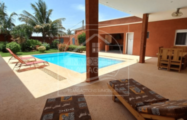 NGAPAROU : Villa récente à vendre derrière Saly Center