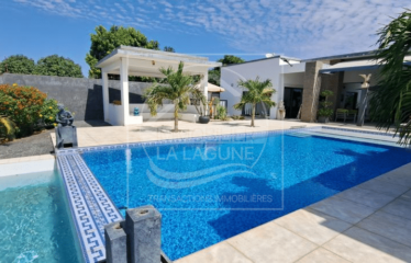 NGUERIGNE : Villa contemporaine à vendre avec quasi autonomie solaire 3 chambres