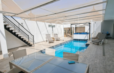 SOMONE : Villa-Appartement à vendre à 30 mètres de La Lagune