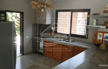 NGAPAROU : Villa à vendre afro-contemporaine 4 chambres