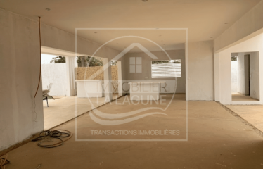 NGUERIGNE : A vendre villa contemporaine d’architecte à terminer