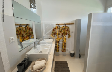 NGAPAROU : Propriété haut de gamme à vendre sur 2143m2 de terrain 6 chambres