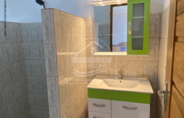 SOMONE : Villa en R+1 à vendre à 250m de la mer 5 chambres