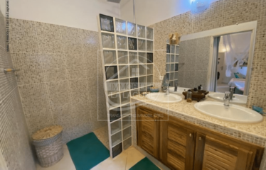 NGAPAROU : Villa à vendre dans quartier résidentiel 4 chambres + atelier