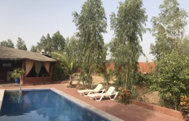 POPENGUINE : Grande villa à vendre de 3 pièces sur 1200 m2 de terrain