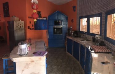 POPENGUINE : Grande villa à vendre de 3 pièces sur 1200 m2 de terrain