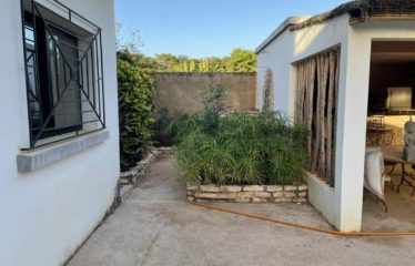 NGUERIGNE : Villa 4 chambres à vendre en R+1 avec piscine