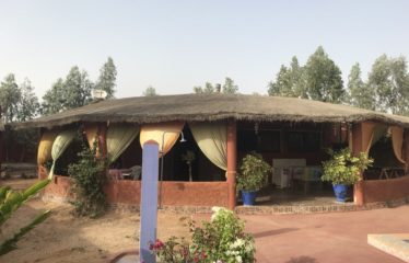 POPENGUINE : Grande villa à vendre de 3 pièces sur 1200 m2 de terrain