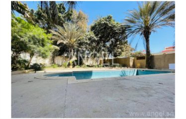 DAKAR ALMADIES : Magnifique villa à louer