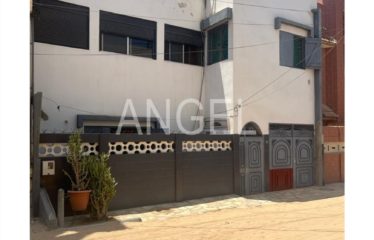 DAKAR SCAT URBAM : Très belle Villa R+1 à vendre