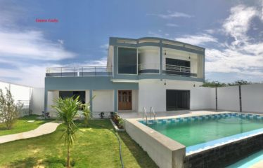 SOMONE : Villa à louer en secteur résidentiel