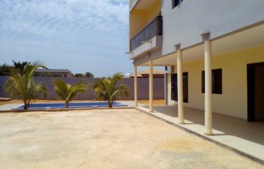 NGAPAROU : Bâtisse originale de 6 chambres à vendre